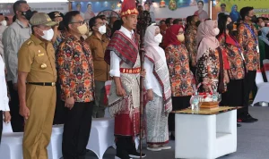 Jokowi Terima Gelar Adat 'Baginda Pemuka Bangsa', Makna dan Antusiasme Masyarakat