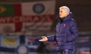 Jose Mourinho Dikabarkan Ingin Mengincar Bek Kanan Tottenham Hotspur