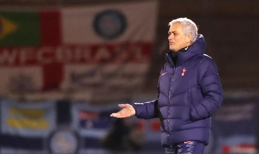 Jose Mourinho Dikabarkan Ingin Mengincar Bek Kanan Tottenham Hotspur
