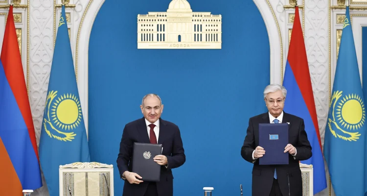 Kazakhstan dan Armenia Perkuat Hubungan melalui Penerbangan Langsung