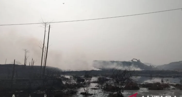 Kebakaran TPA Jatiwaringin Tangerang: Api Meluas dan Mengancam Warga Sekitar
