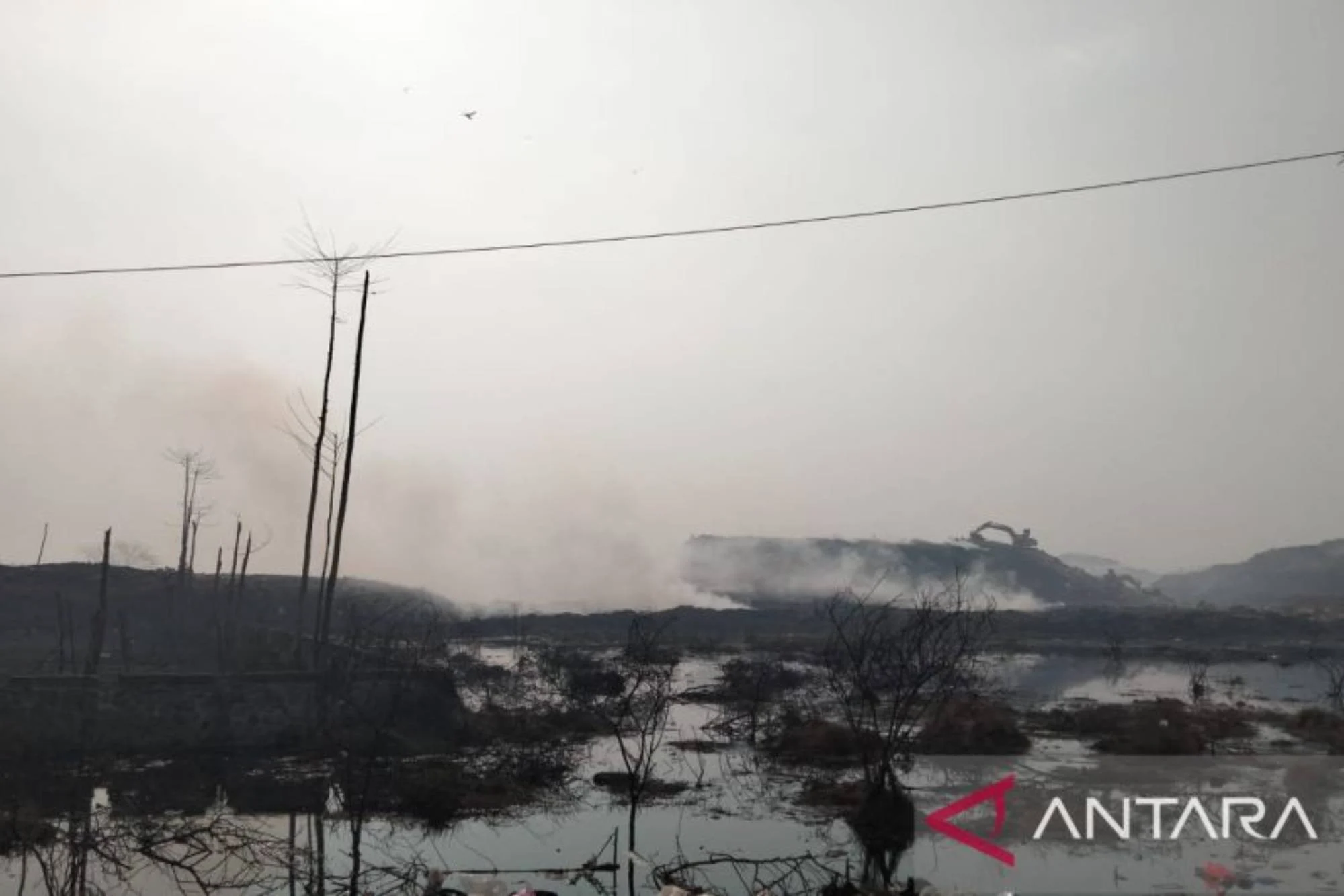 Kebakaran TPA Jatiwaringin Tangerang: Api Meluas dan Mengancam Warga Sekitar