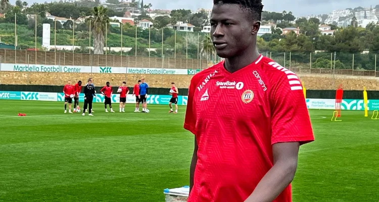 Leeds United Siap Perebutkan Abubacarr Sedi Kinteh dari FC Koln