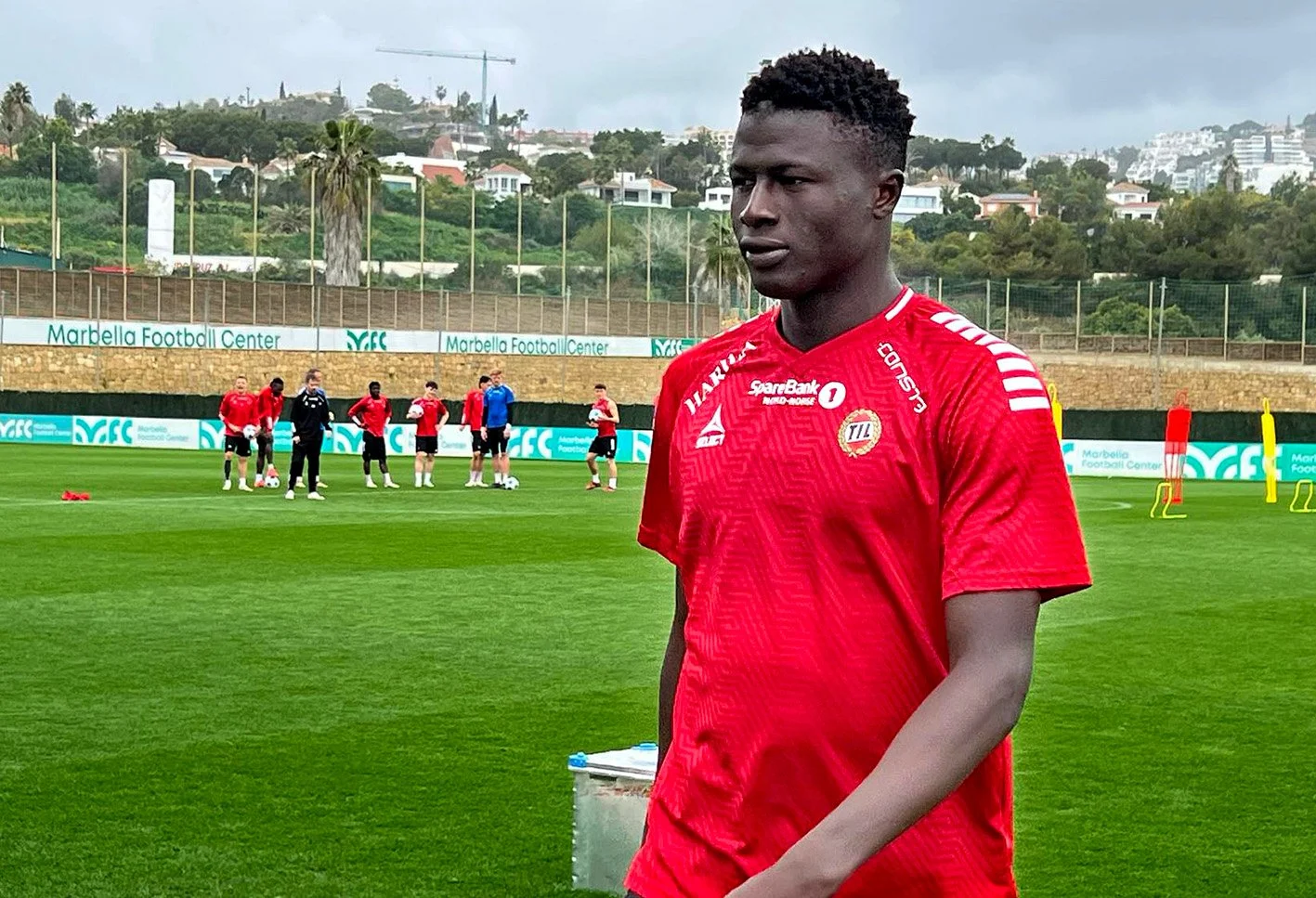 Leeds United Siap Perebutkan Abubacarr Sedi Kinteh dari FC Koln