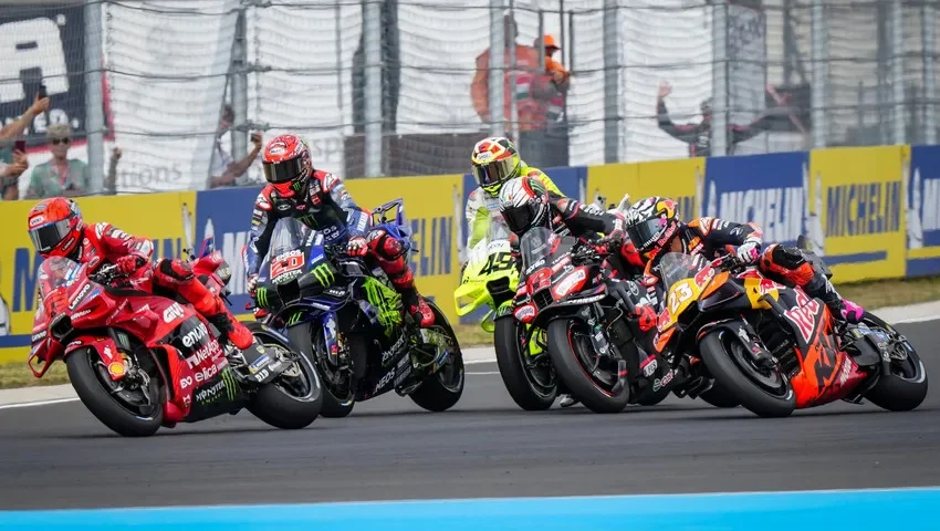 Live MotoGP Hungaria 2026: Kecelakaan dan Persaingan Sengit di Kelas Moto3