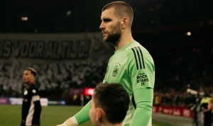 Maarten Paes Tampil Gemilang, Ajax Amsterdam Lolos ke UEFA Conference League
