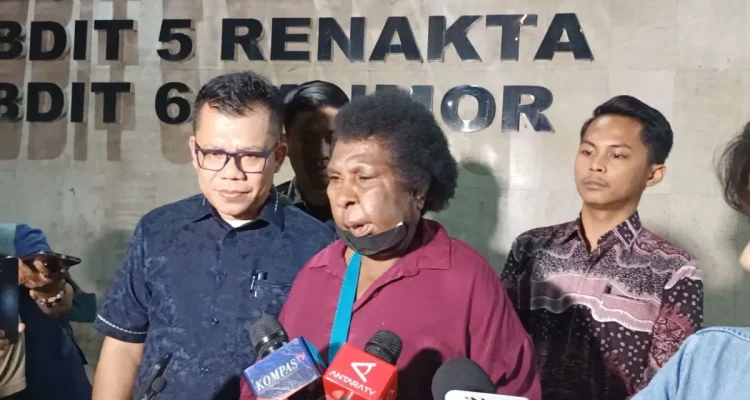 Mama Sinta Laporkan Dandhy Laksono dan JTW ke Polda Metro Jaya Terkait Film Pesta Babi