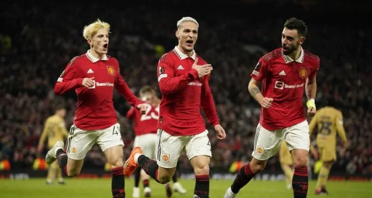 Manchester United Dalam Persaingan Sengit untuk Mendapatkan Pemain Baru