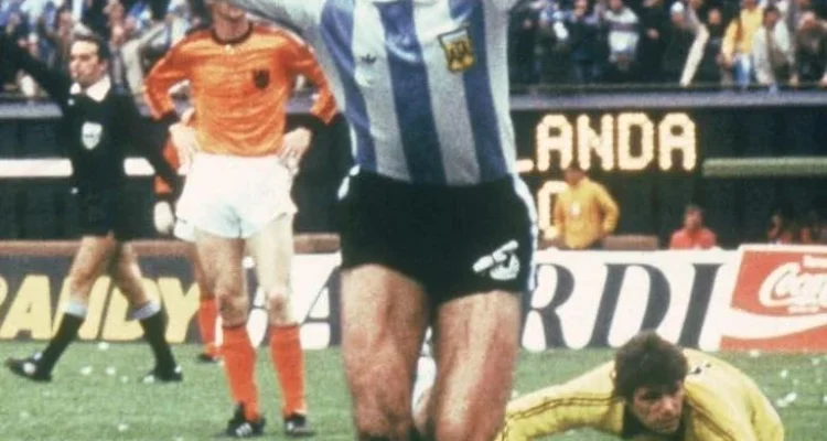 Mario Kempes dan Sejarah Piala Dunia 1978: Antara Kemenangan dan Bayangan Rezim Videla