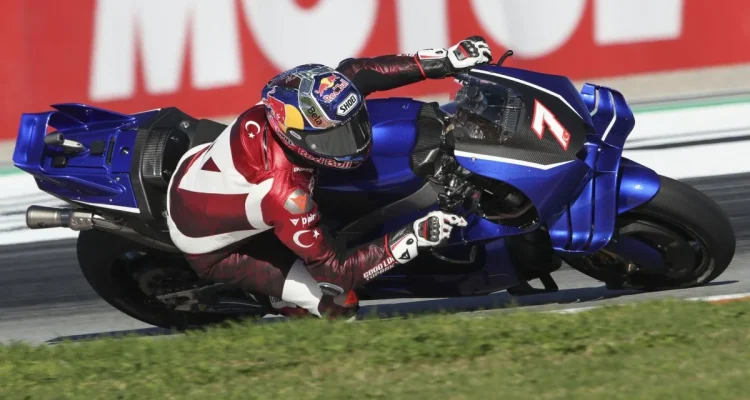 MotoGP Assen 2026: Aprilia Dominasi, Toprak Razgatlioglu Merasakan Sensasi Superbike