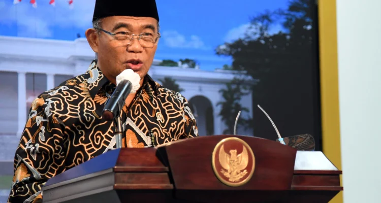 Muhadjir Effendy dan Kontroversi Terkini: Tinjauan atas Isu-Isu yang Berkembang