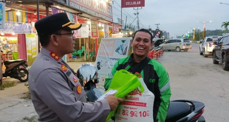 Ojek Online dan Masyarakat Terdampak Kenaikan Harga Oli dan BBM