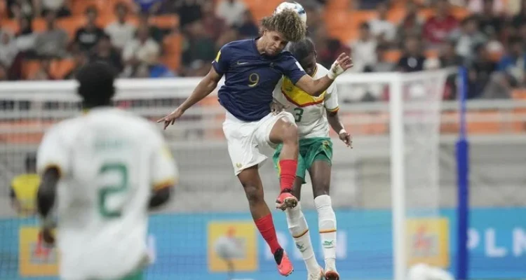 Pertandingan Prancis vs Senegal Berakhir Imbang, Maxence Lacroix Dibidik Klub Lain