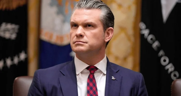 Pete Hegseth Dituduh Diskriminatif, Memblokir Promosi Perwira Wanita dan Hitam di Angkatan Laut