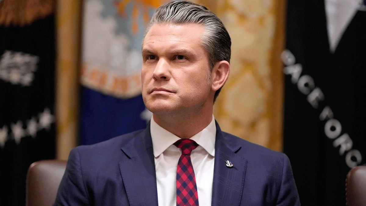 Pete Hegseth Dituduh Diskriminatif, Memblokir Promosi Perwira Wanita dan Hitam di Angkatan Laut