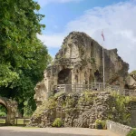 Petisi untuk Konservasi Knaresborough Castle Ditandatangani oleh 500 Orang