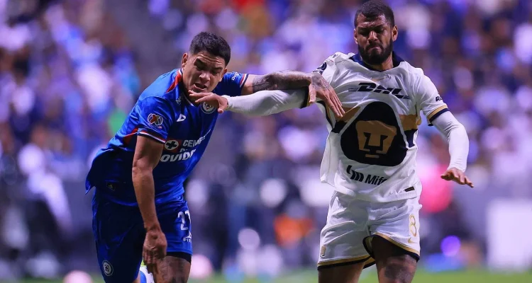 Pumas UNAM vs Cruz Azul: Efrain Juarez Keluar, Guillermo Vazquez Masuk
