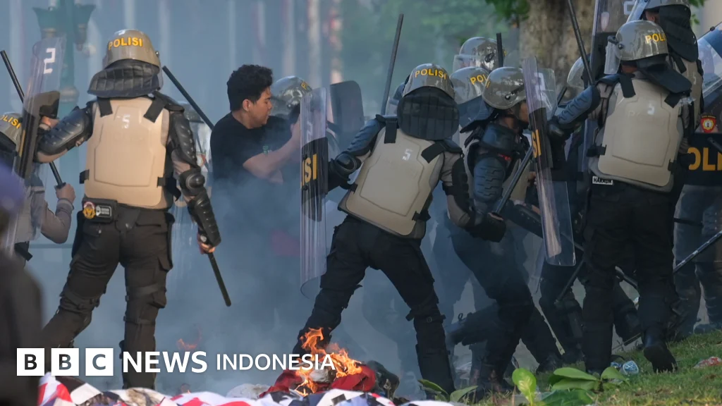 Riot Membuat Gebrakan Besar dengan Thresh dan Senna di 2XKO, Serta Penempatan Polisi di Benidorm