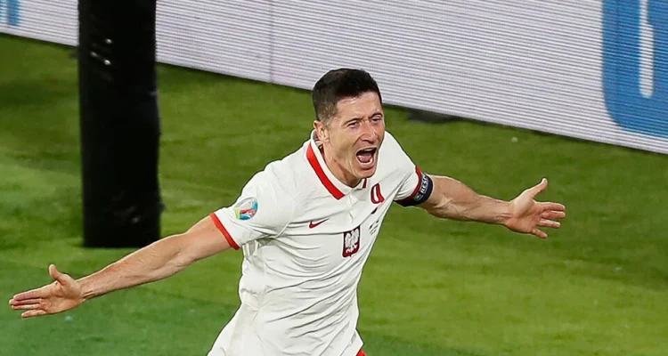 Robert Lewandowski: Striker Polandia yang Menginspirasi
