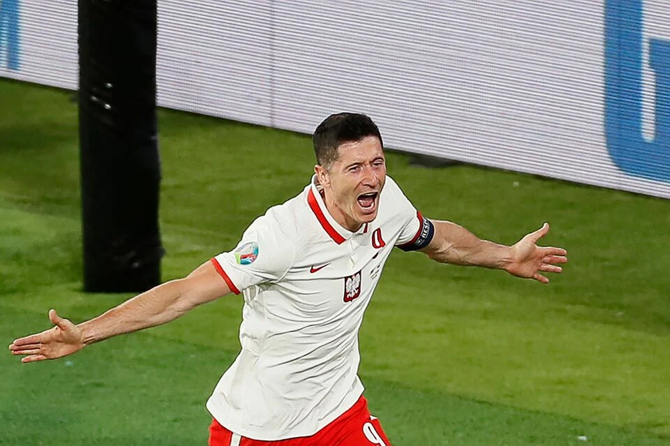 Robert Lewandowski: Striker Polandia yang Menginspirasi