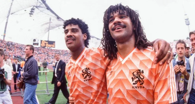 Ruud Gullit dan Virgil van Dijk: Dua Wajah yang Berbeda di Dunia Sepak Bola