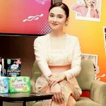 Syifa Hadju Edukasi Siswi Jakarta tentang Menstruasi dan Lingkungan