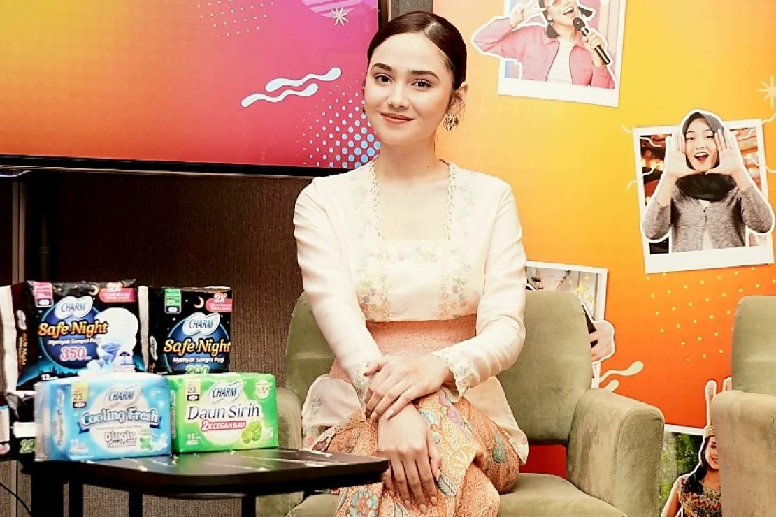 Syifa Hadju Edukasi Siswi Jakarta tentang Menstruasi dan Lingkungan