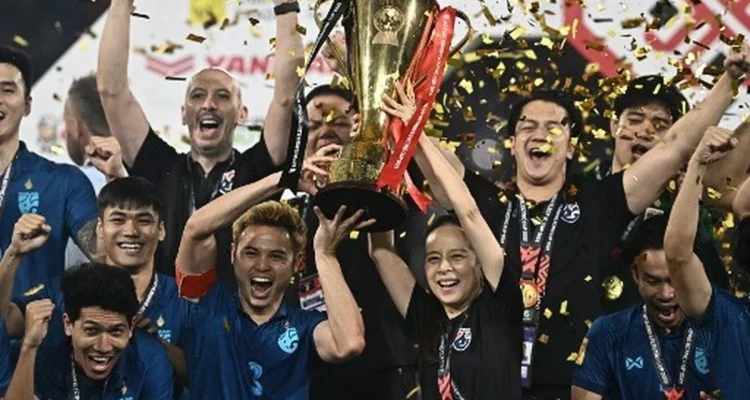 Theerathon Bunmathan: Pemain Thailand Bisa Sukses Di J.League