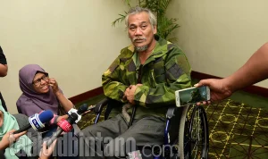 Tio Pakusadewo Dirawat Intensif: Kondisi Kesehatan yang Memburuk dan Dukungan dari Sahabat