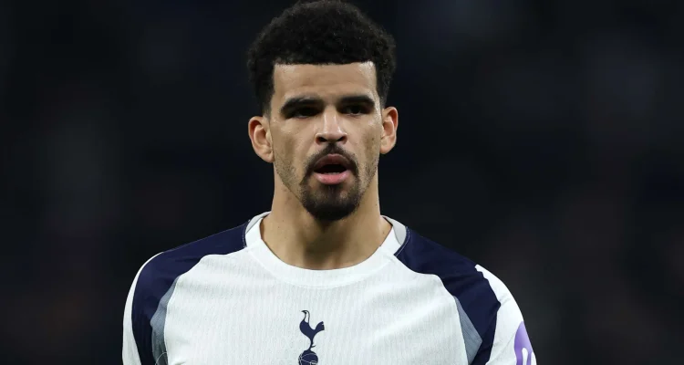 Tottenham Shelve Rencana untuk Sergi Dominguez, Fokus pada Penguatan Midfield