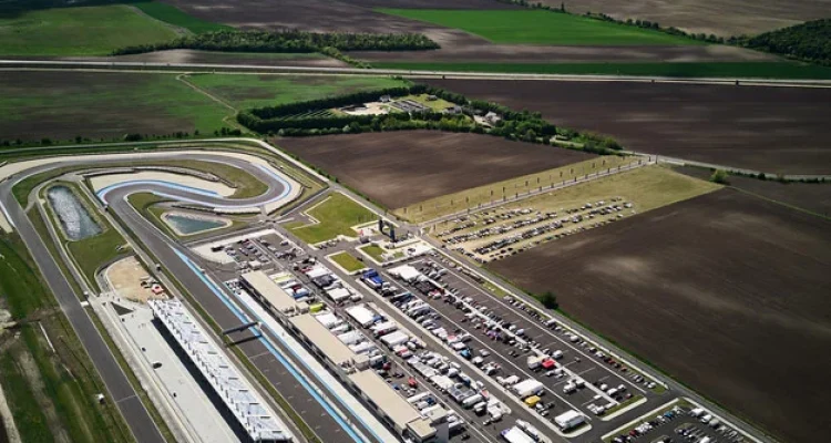 Veda Ega Pratama Siap Taklukkan Sirkuit Balaton Park di Hungaria