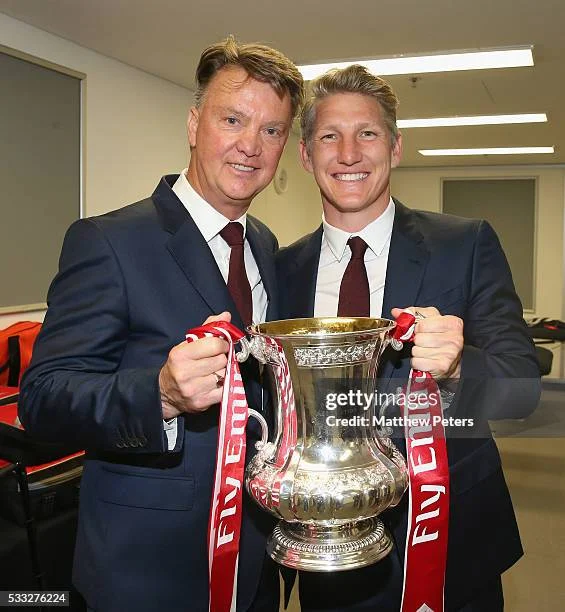 Bastian Schweinsteiger Sarankan Louis van Gaal Jadi Pelatih Tim Nasional Jerman