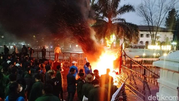 Bom Molotov dan Ancaman Keamanan: Liputan Terkini
