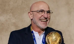 Borja Iglesias dan Pemain Spanyol Lainnya Bernazar Menggambar Wajah Luis de la Fuente sebagai Tato Setelah Menjuarai Piala Dunia 2026