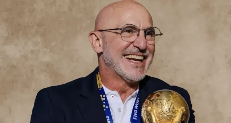 Borja Iglesias dan Pemain Spanyol Lainnya Bernazar Menggambar Wajah Luis de la Fuente sebagai Tato Setelah Menjuarai Piala Dunia 2026
