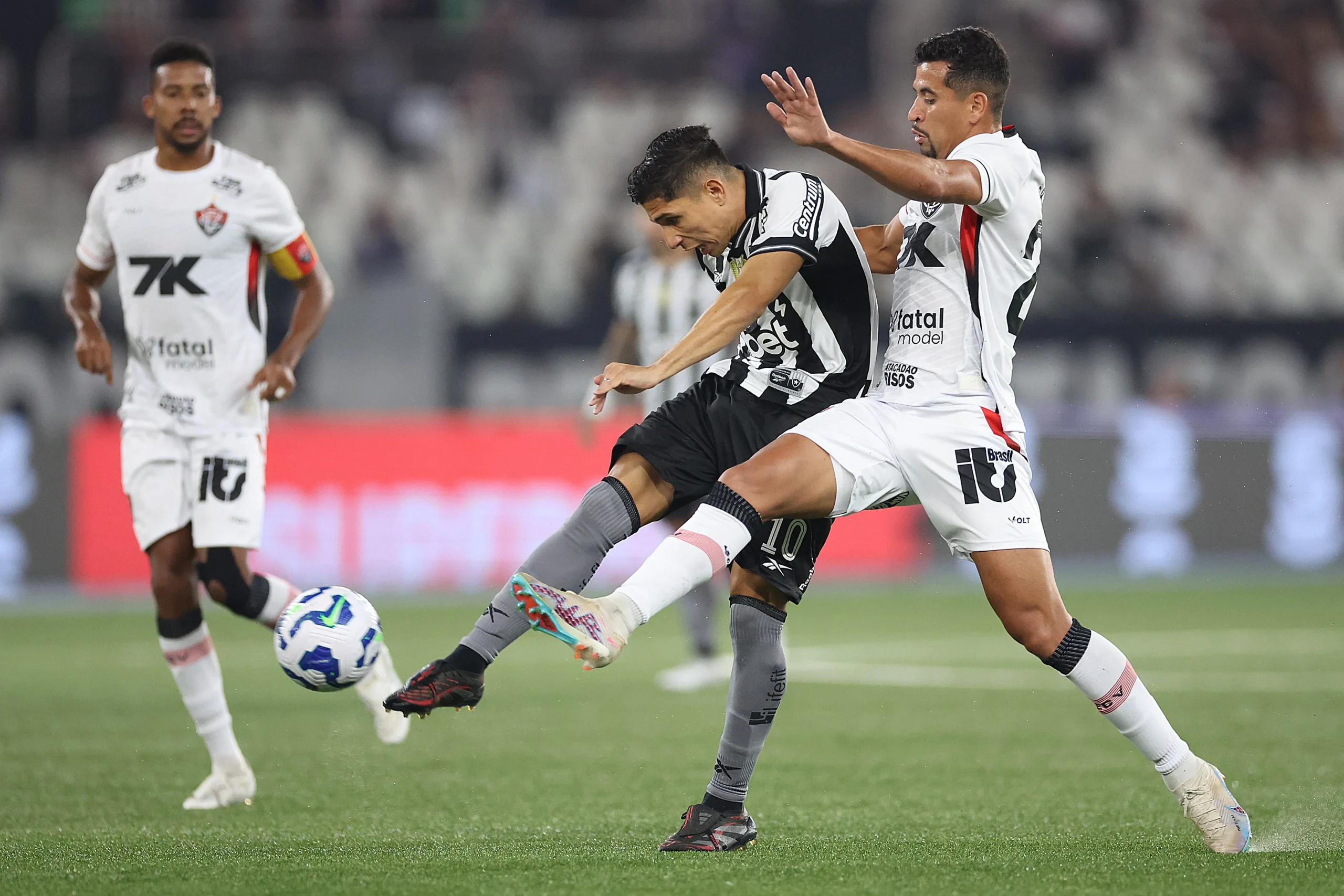 Botafogo dan Vitória Bermain Imbang, Danilo Sebut Respek ke Keputusan Botafogo