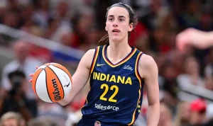 Caitlin Clark Dihantam di Wajah oleh Legenda WNBA Setelah Mendapatkan Foul yang Bisa Memicu Denda dalam Kemenangan Besar