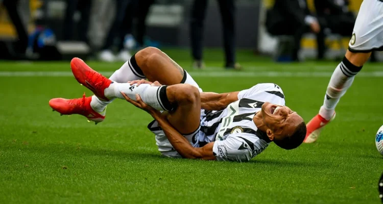 Cedera Pemain Sepak Bola: Antara Pemanasan dan Risiko