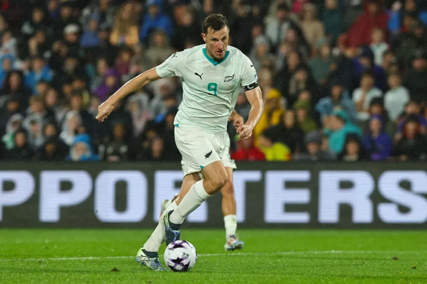 Chris Wood: Dari Investasi AI Hingga Karir Sepak Bola yang Mengagumkan