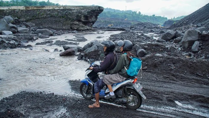 Cuaca Ekstrem Mengancam Jawa Timur dan China, 21 Orang Tewas Akibat Longsor