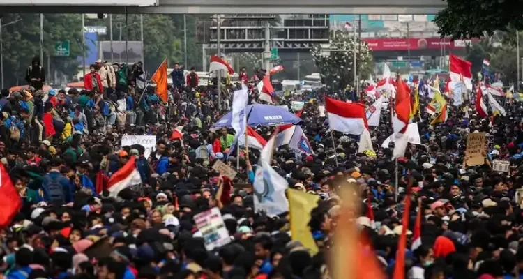 Demo Hari Ini: Berita Terkini dari Berbagai Penjuru Dunia