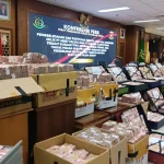Don Ritto Dibawa ke Kejagung, 8 Koper dan Brankas Berisi Emas dan Uang Tunai Disita
