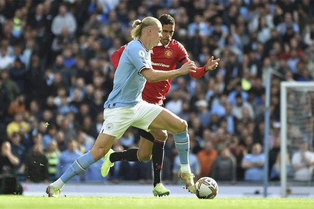 Erling Haaland dan Manchester United: Dua Cerita Berbeda di Dunia Sepak Bola