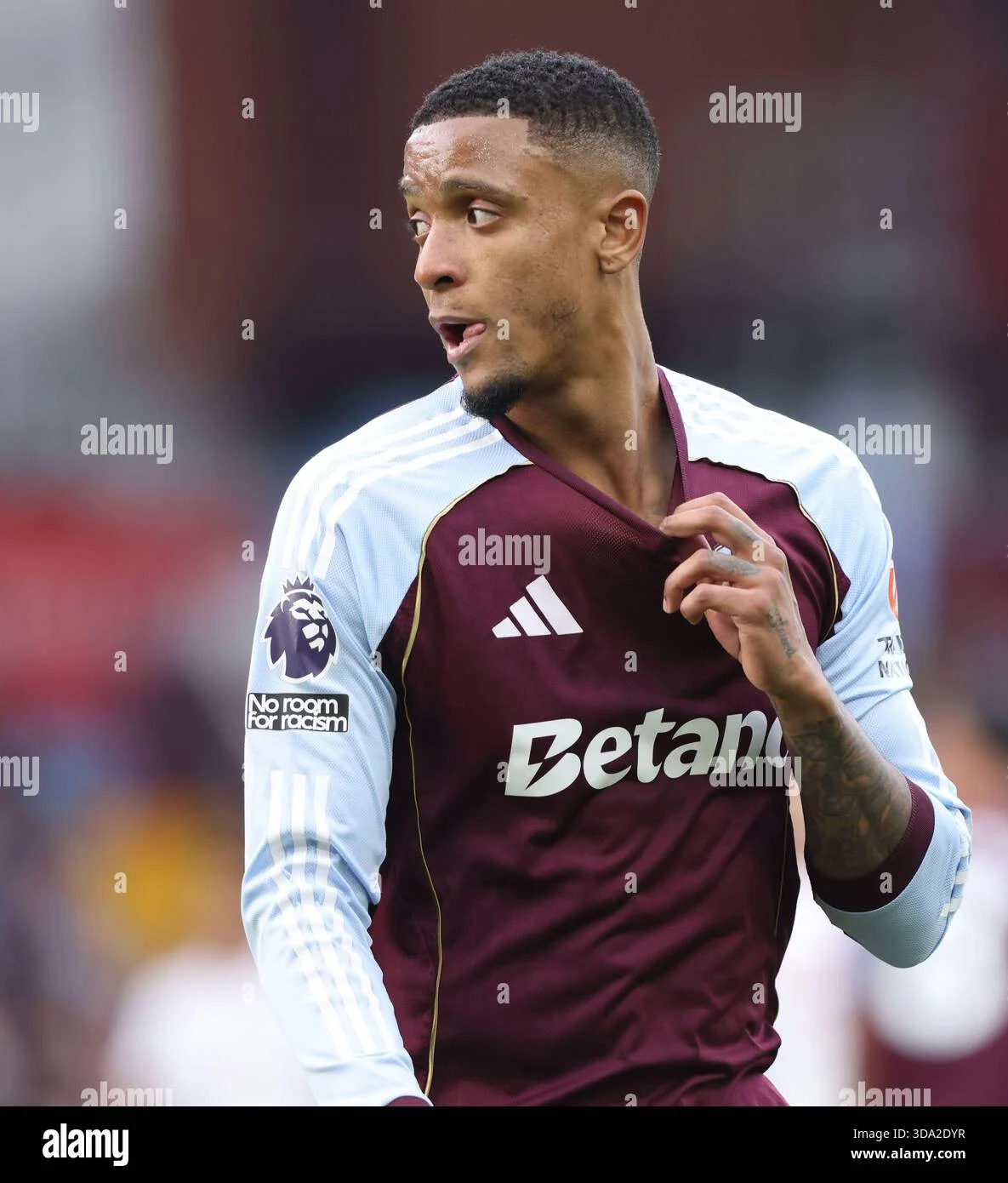 Ezri Konsa Diburu Arsenal, Aston Villa Siap Lawan