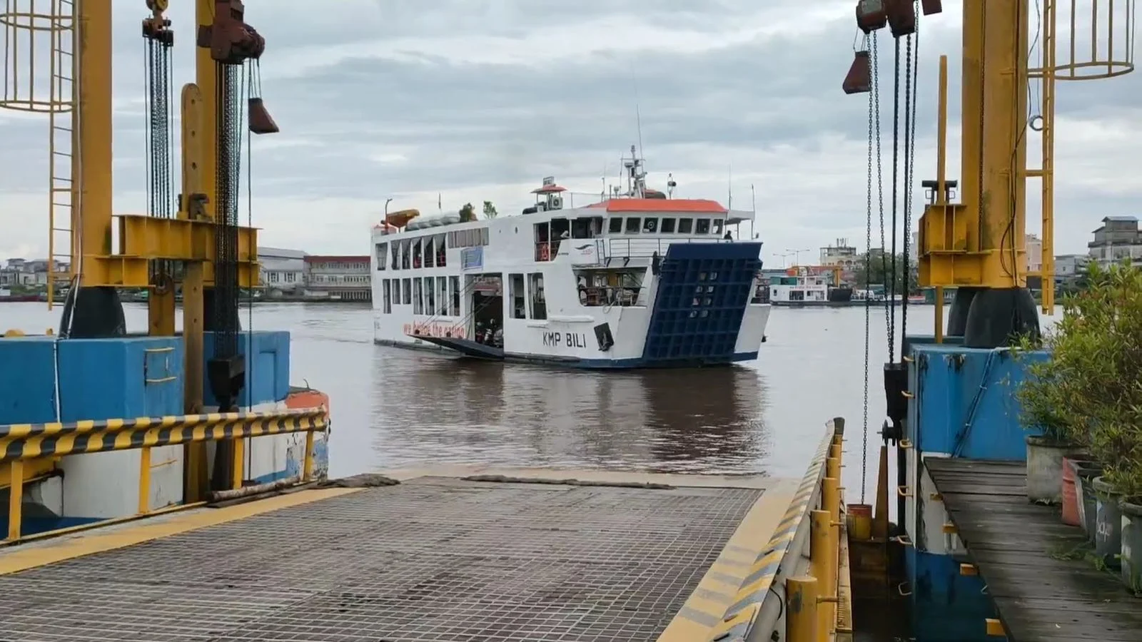 Ferry Peel River Kembali Beroperasi Setelah Mengalami Gangguan
