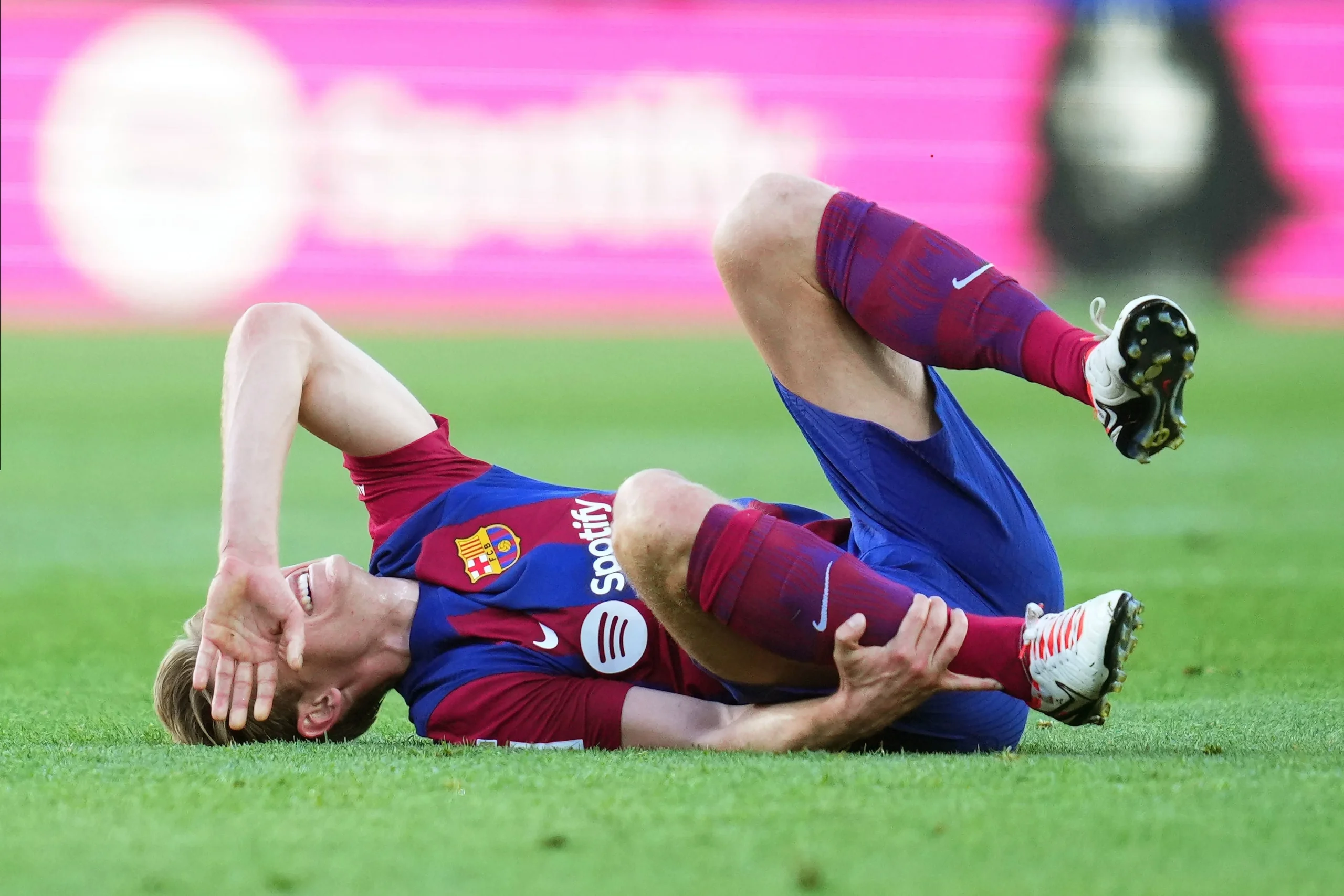 Frenkie de Jong Cedera, Barcelona Hadapi Tantangan Besar di Awal Musim
