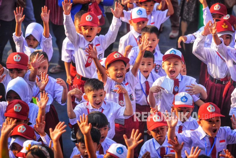 Hari Pertama Sekolah: Antusiasme dan Motivasi Baru