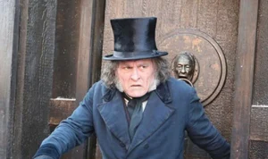 Johnny Depp Muncul di Comic-Con Sebagai Ebenezer Scrooge