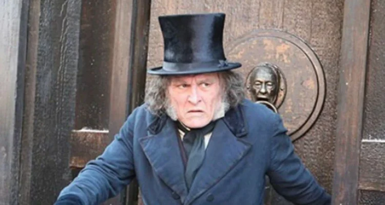Johnny Depp Muncul di Comic-Con Sebagai Ebenezer Scrooge