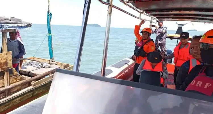 Kapal Tenggelam di Perairan Selayar, 23 Penumpang Masih Hilang